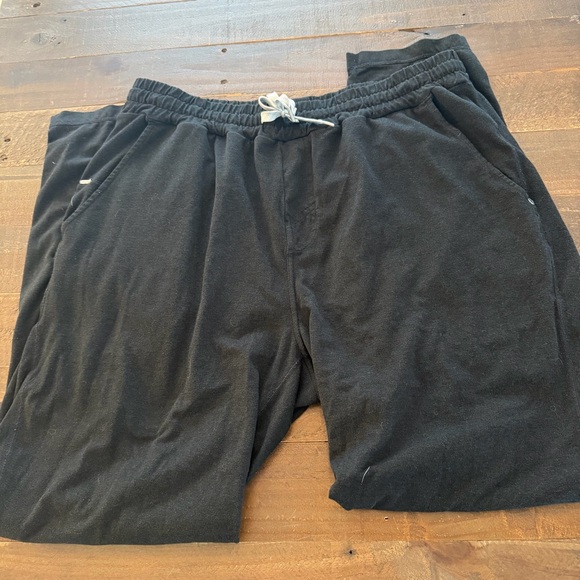 Vuori Fleece Black men’s open bottom  Jogger Pants XL - Picture 2 of 6